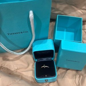 ✖️SOLD✖️ Tiffany & Co BNIB Rose Gold T Collection Ring Sz 6
